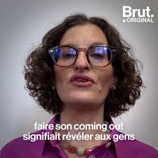 Faire son coming out, ça ne veut pas dire la même chose pour tout le monde.  Histoire du coming out avec Abigail Saguy, sociologue.