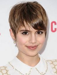 Hair stylists claim that short hairstyles for women 2014 can make your personality look younger by giving your hair a proper shape which is adjustable with your face. 25 Short Hair Trends For Round Faces Chosen For 2021 Pouted Com