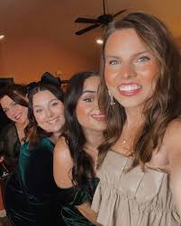 Alana Gilich (@alana_brook) • Instagram photos and videos