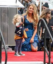 May 12, 2021 · an diese einfache ernährungsregel hält sich blake lively. Blake Lively Sagt Sie Ist Besessen Von Ihren Drei Kindern Promiflash De