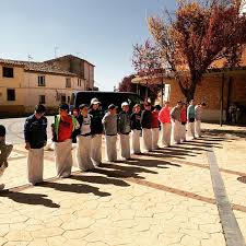 Jugaban al tejo, a la rueda, alescondite, saltar a la comba, también a la mona. Juegosdecalle Instagram Posts Gramho Com