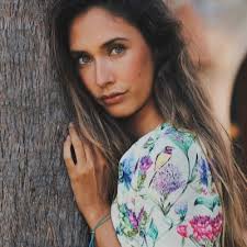 Elena (@Eleenalaguna)