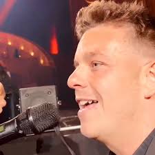 Self-taught Singer almost steals show from Michael Bublé