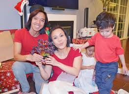 Nghệ sĩ việt hương và mc đại nghĩa luôn khiến những hoàn cảnh khó khăn ấm lòng vì những hành động tuy có phần ăn gian nhưng rất nhân văn của mình. Ong Xa Ä'iá»ƒn Trai Va CÆ°ng Vá»£ Cá»§a Danh Hai Viá»‡t HÆ°Æ¡ng