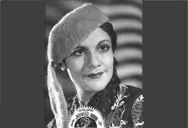 Victoria Abraham's Instagram, Twitter & Facebook