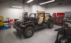 It's my daily driver—taking me to the office each and every day an. How To Remove The 2018 Jeep Wrangler Jl S Roof Doors And Windshield