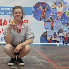 The bronze medal in this discipline went to juliana klarisa (ina) with 105 kg. Facebook