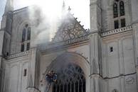 Résultat de recherche d'images pour "incendie cathédrale de nantes"
