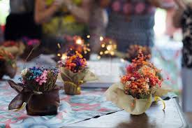 It is very cool to get creative and floating balloons with pictures is a great and a really creative idea for creating a festive and cool enganment party decor in your home. 10 Ideas For Engagement Party Decorations Mywedding