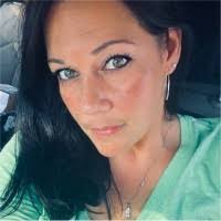 Lori Labarge's Instagram, Twitter & Facebook