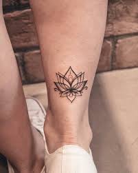 81 Wrist Tattoos For Women Tattoodesigns Tattooideas Beautifultattoo Hotsexytattos Wrist Tattoos For Women Leg Tattoos Women Sunflower Tattoos