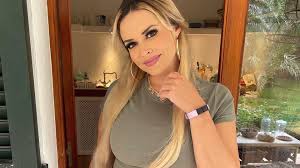 Check spelling or type a new query. Auf Pomp Folgt Eleganz Dani Katzenbergers Partykleid Promiflash De