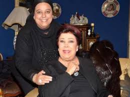 إنها ترددت على الاستديوهات السينمائية بصحبة قريب لها متصل بالوسط الفنى. Ø®Ø§Øµ Ø§Ø¨Ù†Ø© Ø±Ø¬Ø§Ø¡ Ø§Ù„Ø¬Ø¯Ø§ÙˆÙŠ Ø¹Ù† Ø­Ø§Ù„Ø© ÙˆØ§Ù„Ø¯ØªÙ‡Ø§ Ø§Ù„ØµØ­ÙŠØ© ÙƒÙˆØ±ÙˆÙ†Ø§ Ù…Ø§Ø³ÙƒØ© Ù…ØµØ±Ø§ÙˆÙ‰