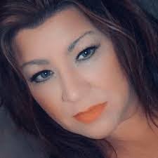 Shellie Pace's Instagram, Twitter & Facebook