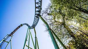 Helix är skandinaviens längsta och snabbaste bergochdalbana. Helix Liseberg S Longest Fastest Roller Coaster