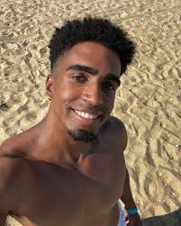 Devante Cooks's Instagram, Twitter & Facebook