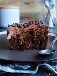 Poke Cake Aux 2 Chocolats Et Beurre De Cacahuetes Recette Poke Cake Recette Cake Chocolat Beurre De Cacahuetes