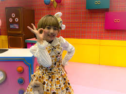 公式】スペースクラフトジュニア on X: NHK Eテレ「ゴー！ゴー！キッチン戦隊クックルン」 コムギ 役で 垂水文音  （たるみずあやね）出演中です📺✨ 写真は【のっけてフェスティバル】の衣装で♪ 今週もお楽しみに！ t.coSGFGu7x5hl   X