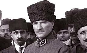 Bir yanda anadolu'nun kapılarını açan 1071'de malazgirt zaferi'nin 950'nci yıl dönümü. Baskomutan Mustafa Kemal In Buyuk Taarruz Daki Dahiyane Stratejisi Foto Galerisi
