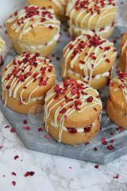 Mini Victoria Sponge Cakes Jane S Patisserie In 2020 Afternoon Tea Cakes Mini Victoria Sponge Cakes Sponge Cake Recipes