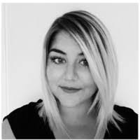 Laurie Pinto's Instagram, Twitter & Facebook