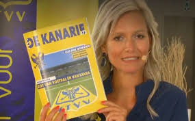 Stan van dessel kiest zijn vijf favoriete nummers. Stvv Haalt Met De Kanarie Vroegere Geel Blauw Weer Van Onder Het Stof Truineer