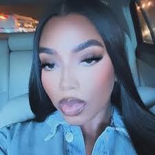 Emily Corona's Instagram, Twitter & Facebook