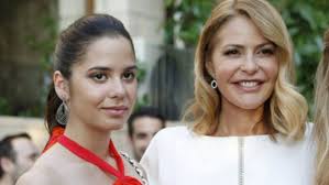 «ο θησαυρός μιας μητέρας είναι οι κόρες της»! Tzenh Mpalatsinoy H Fwtografia Me Thn Korh Ths Apo Tis Diakopes Toys