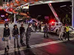 Los agresores pusieron resistencia a intervención y se revisa los horarios del toque de queda del 21 de junio al 11 de julio en lima, callao, arequipa. A Partir De Hoy El Toque De Queda Inicia A Las 10 00 De La Noche