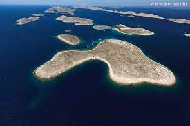 Kornati su najrazvedenija otočna skupina cijelog sredozemlja, a nalaze se u sjevernoj dalmaciji, nedaleko. Kornati National Park Home Facebook