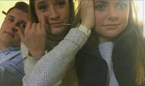 Julia Breitenstein (@j_breiten)