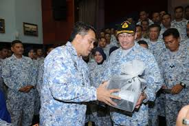 Dato' seri mohd najib bin tun haji abdul razak dato' seri dr ahmad zahid bin hamidi. Mindef Malaysia On Twitter Sekitar Majlis Ramah Mesra Dan Moreh Menteri Pertahanan Malaysia Yb Dato Seri Hishamuddin Tun Hussein Bersama Warga Markas Wilayah Laut 1 Https T Co Lr8w7mxvkg