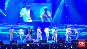 Lagu pertama di album attacca rilis 22 oktober 2021. Ada Nama Coldplay The Chainsmokers Di Lagu Seventeen