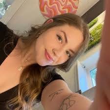 Madison Sharpe's Instagram, Twitter & Facebook