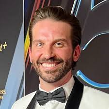 After nearly 13 years of living in Los Angeles, I'm moving across the  country because I've excitedly accepted an incredible opportunity to  relocate to New York City with The Kelly Clarkson Show