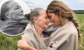 Der name stammt vom beruf des sauschneiders (mhd. Gisele Bundchen Shares Family Photos For Her Mom S Birthday Days After Celebrating Her Own Birthday Daily Mail Online