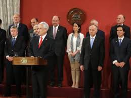 Un cambio de gabinete o remodelación de gobierno es un término informal para el evento que se produce cuando un jefe de gobierno cambia o se cambia por otro motivo la composición de los ministros en su gabinete, dependiendo del sistema de gobierno. El Mercurio Com Inversiones La Vision De Algunas Grandes Corredoras Sobre El Cambio De Gabinete