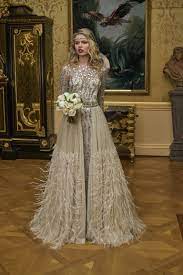 Insanely Beautiful Gold Wedding Dresses In 2020 Gold Wedding Dress 1920s Wedding Dress Wedding Dress With Feathers