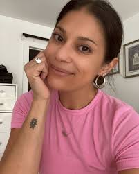 Your Favorite Color Is?☺️ 🩷 vs 🤍