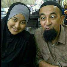 Naskhah komik ustaz azhar idrus live ini merupakan kesinambungan legasi penyampaian dakwah yang berhikmah dan segar demi mewujudkan umat islam yang berhemah. Biodata Ustaz Azhar Idrus Lebih Dikenali Ustaz Youtube Ikuti Perjalanan Beliau Oh Kiji Sumber Bacaan Dan Info Menarik