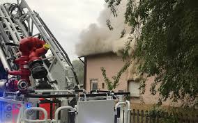 170 objekte umfasst der immobilienbestand zur miete und zum kauf zu haus bottrop kaufen. Leerstehendes Haus In Bottrop Komplett In Brand Radio Emscher Lippe