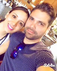 Hola, soy Omar, diseñador de interiores con varios años de experiencia y  conocimiento en el mundo del diseño. Para mi el diseño es una extensión de  tu personalidad y además de la