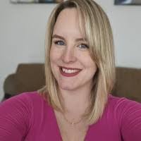 Stephanie Lommen's Instagram, Twitter & Facebook