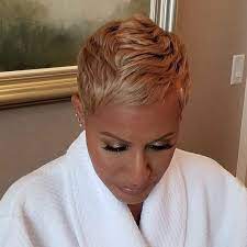 Crowning Glory Style De Cheveux Courts Cheveux Courts Chignon Sur Cheveux Naturels