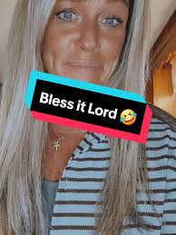 Handling Truth in Online Communities