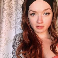 Amanda Brayman's Instagram, Twitter & Facebook