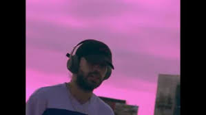 Nació en colombia, y durante su carrera ha trabajado con varios artistas reconocidos como j balvin, j quiles, manuel turizo, sebastián yatra, nacho, maluma, entre otros. Feid All Music Videos For Free At Music Videos Only Icu