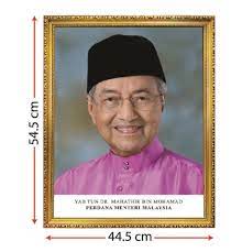 Senarai nama perdana menteri serta bekas perdana menteri malaysia ini mengandungi nama penuh, gambar, tarikh lahir serta tarikh meninggal dunia, gelaran, dan tarikh mula serta tamat memegang jawatan. Bingkai Potret Perdana Menteri Malaysia T Mahathir Books Stationery Stationery On Carousell