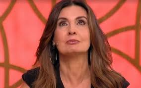 As of 2021, fatima bernardes is dating túlio gadelha. Fatima Bernardes Cries When Talking About The Pandemic And Paulo Gustavo Deaths Could Be Avoided Prime Time Zone Entertainment Prime Time Zone