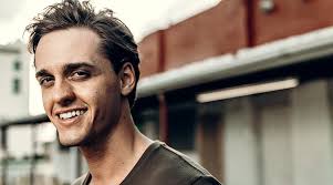 Exclusive: Getting to Know Hunter Thomas